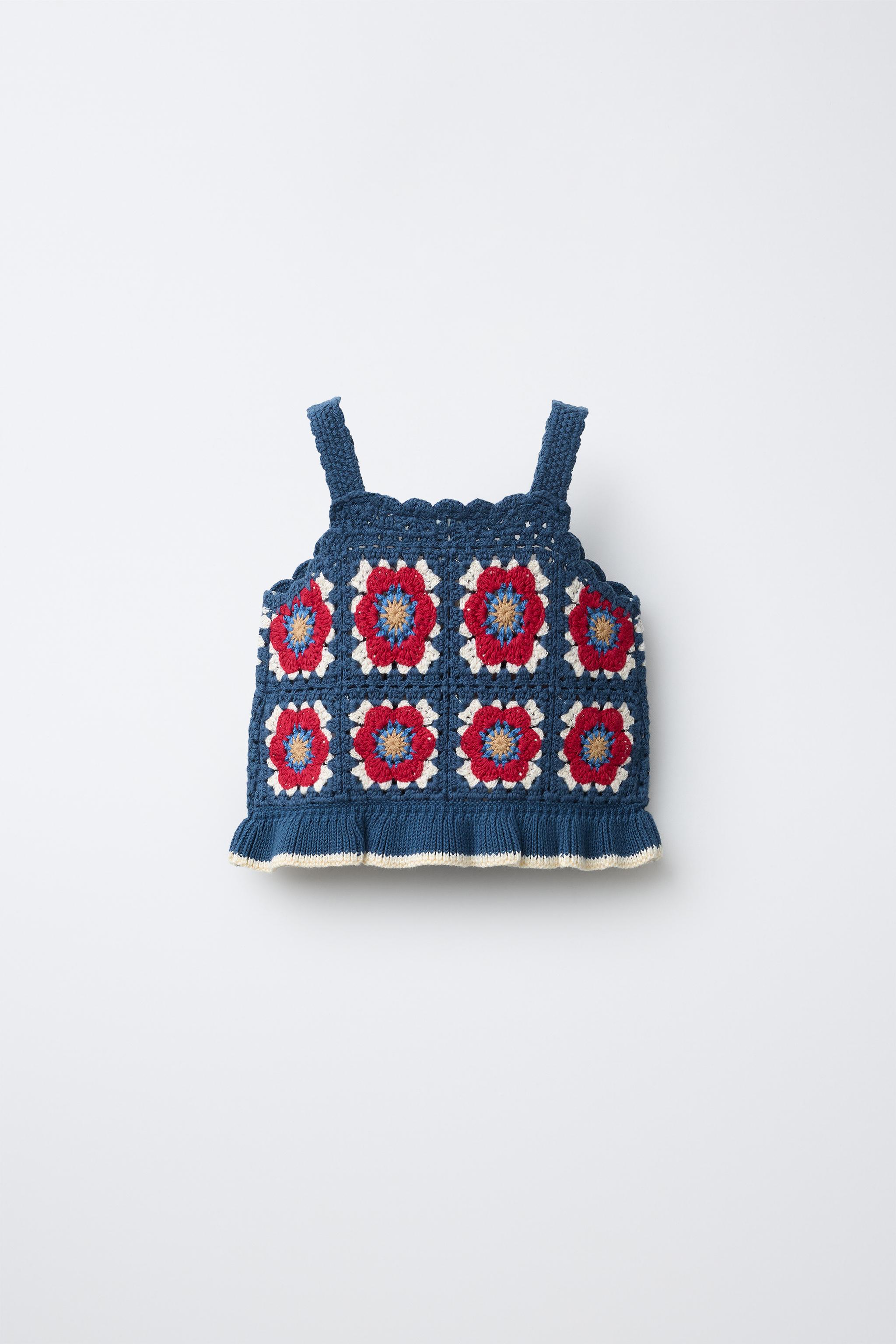 TOP EN MAILLE ET CROCHET FLEURI